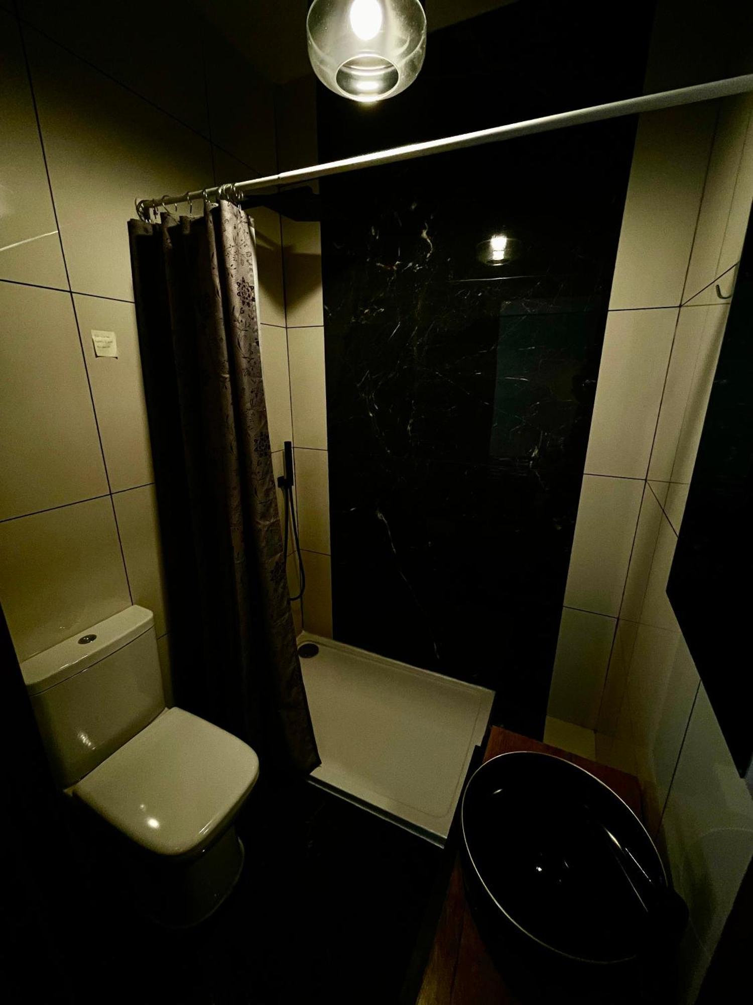 Airport Accommodation Deluxe Bedroom And Private Bathroom Near Airport Self Check In And Self Check Out Mqabba 外观 照片